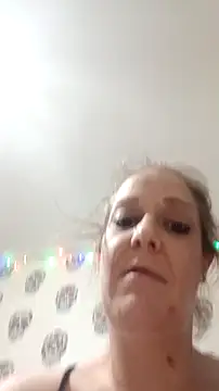 Snapshot of curvybabe88 chatting on November 20, 2025, 8:47 am curvybabe88 online show from November 20, 2025, 8:47 am