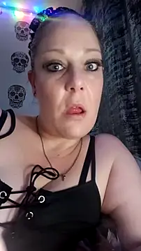 Snapshot of curvybabe88 chatting on November 25, 2025, 1:05 am curvybabe88 online show from November 25, 2025, 1:05 am