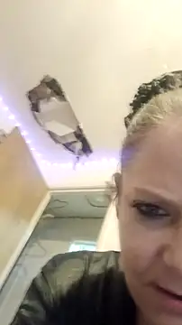 Snapshot of curvybabe88 chatting on November 28, 2025, 4:31 pm curvybabe88 online show from November 28, 2025, 4:31 pm