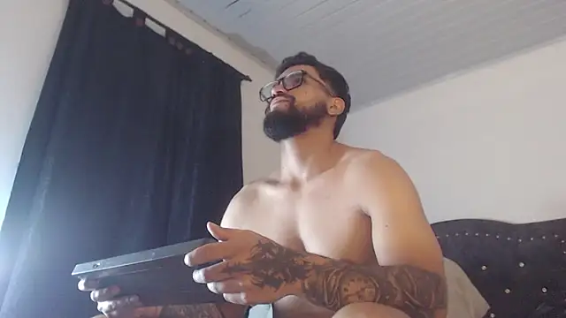 Chrys harris77 online show from April 18, 2026, 9:46 am