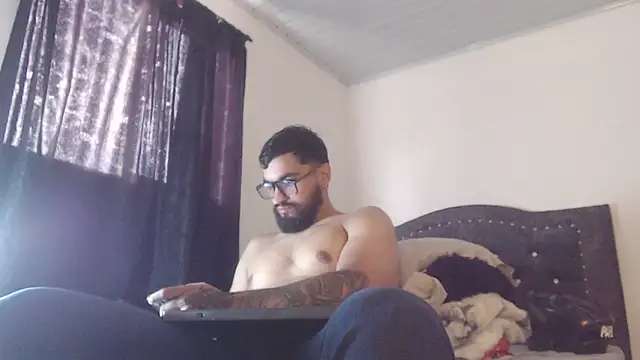 Chrys harris77 online show from April 18, 2026, 9:37 pm