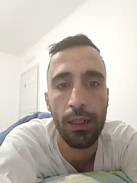 Snapshot of Deffnot7777 chatting on November 6, 2025, 8:43 pm Deffnot7777 online show from November 6, 2025, 8:43 pm