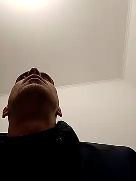 Snapshot of Deffnot7777 chatting on November 19, 2025, 10:32 pm Deffnot7777 online show from November 19, 2025, 10:32 pm