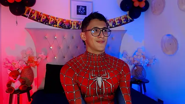 SalvadorFit online show from October 13, 2025, 10:10 pm