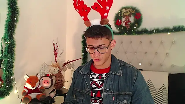 SalvadorFit online show from December 18, 2025, 10:16 pm