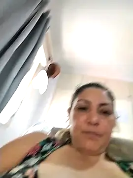 Lunita86 online show from November 27, 2025, 3:03 pm