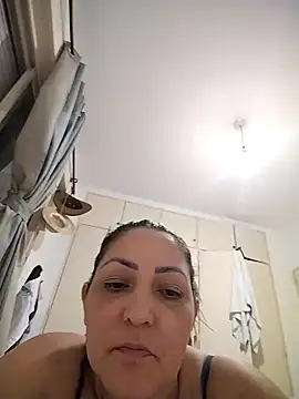 Lunita86 online show from December 21, 2025, 3:46 am