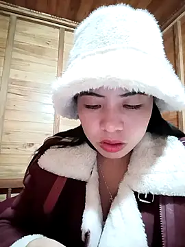 tulipsexy online show from November 19, 2025, 4:56 am