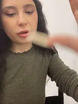 Valerie Ohara online show from October 4, 2025, 4:54 am