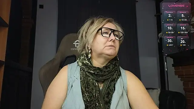 Marta Wils online show from October 21, 2025, 2:23 am