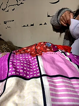 Milky-milk online show from December 1, 2025, 2:00 pm