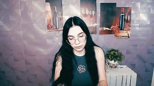Snapshot of MiraBabe_ chatting on September 22, 2025, 8:16 am MiraBabe online show from September 22, 2025, 8:16 am
