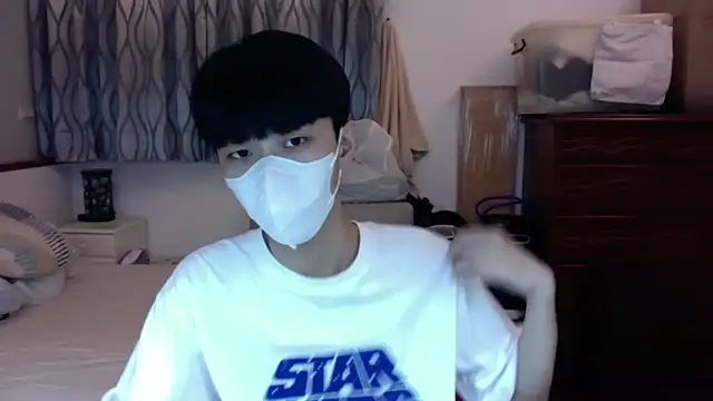 kai101010 online show from September 26, 2025, 4:11 pm