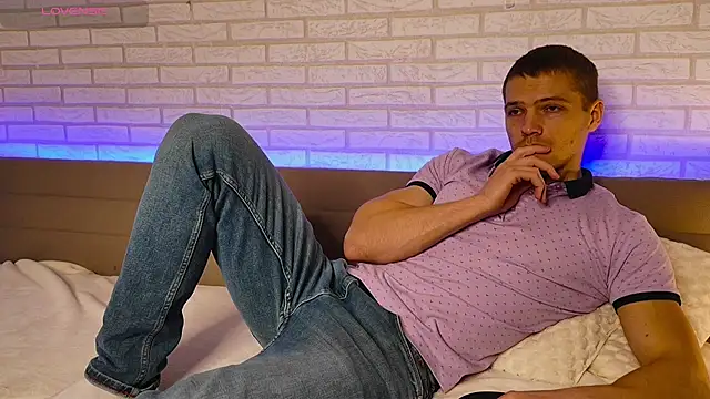 GarettVoss online show from November 19, 2025, 6:35 am