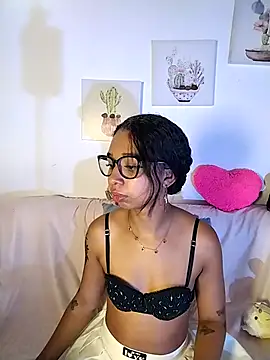 Suzanelee1 online show from October 26, 2025, 1:55 am