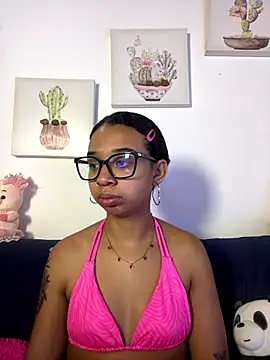 Suzanelee1 online show from January 7, 2026, 1:24 pm