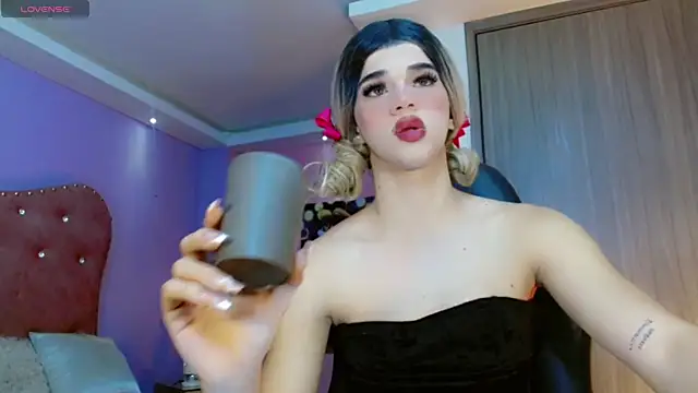 Sophia Stonee online show from October 1, 2025, 11:38 am