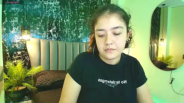 Nia-Stark online show from September 27, 2025, 3:28 pm