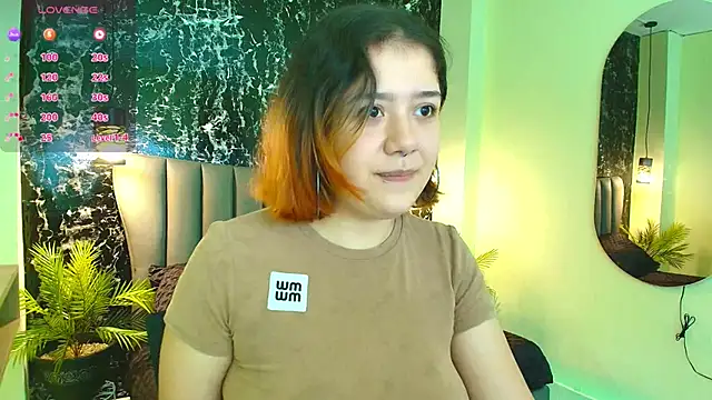 Nia-Stark online show from October 6, 2025, 2:03 pm