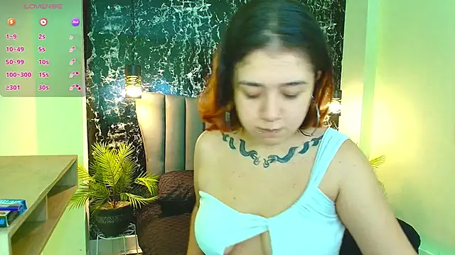 Nia-Stark online show from October 9, 2025, 3:21 pm