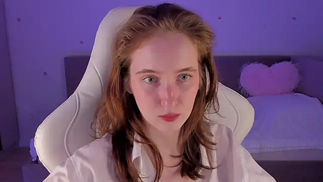 CrystalSoul  online show from November 3, 2025, 9:05 pm