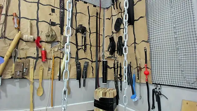 Snapshot of BDSM_MEDUZA chatting on May 1, 2026, 1:54 am BDSM MEDUZA online show from May 1, 2026, 1:54 am