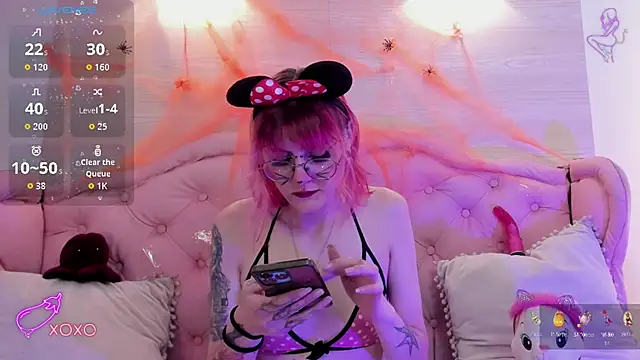 Rossiie Hunt  online show from October 15, 2025, 5:13 pm