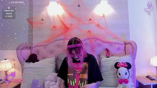 Rossiie Hunt  online show from October 24, 2025, 4:14 pm