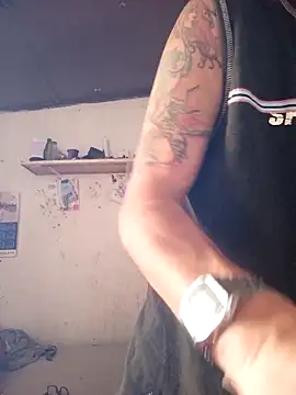 Lionardovssf35 online show from December 4, 2025, 3:43 pm