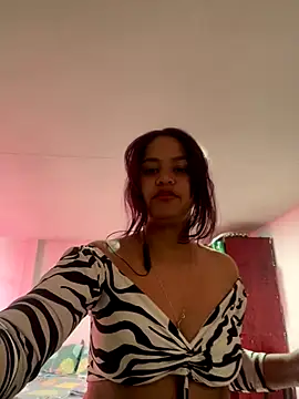 Snapshot of cata_bloom chatting on October 11, 2025, 12:47 pm cata bloom online show from October 11, 2025, 12:47 pm