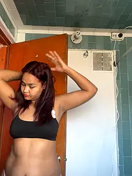 Snapshot of cata_bloom chatting on October 24, 2025, 8:16 pm cata bloom online show from October 24, 2025, 8:16 pm