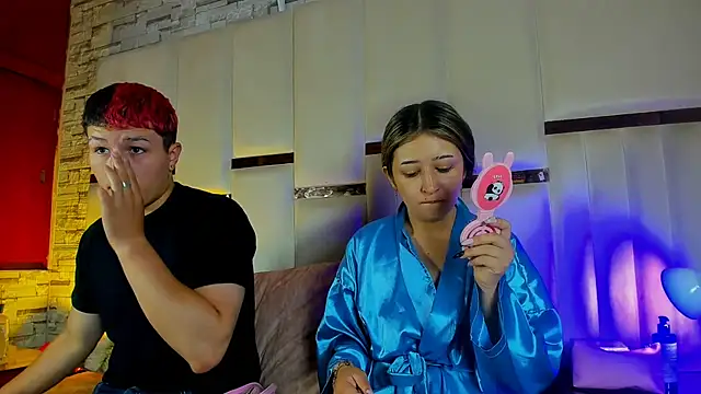 ANLLELOAndANGELA online show from February 2, 2026, 3:33 pm