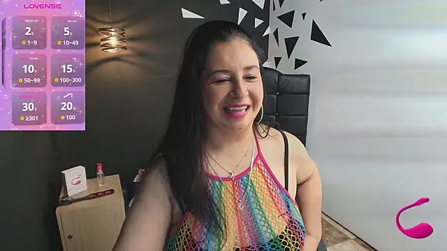 Snapshot of AgataThompson_ chatting on September 22, 2025, 6:43 pm AgataThompson online show from September 22, 2025, 6:43 pm