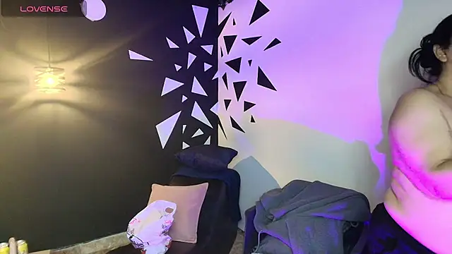 Snapshot of AgataThompson_ chatting on October 17, 2025, 7:27 pm AgataThompson online show from October 17, 2025, 7:27 pm