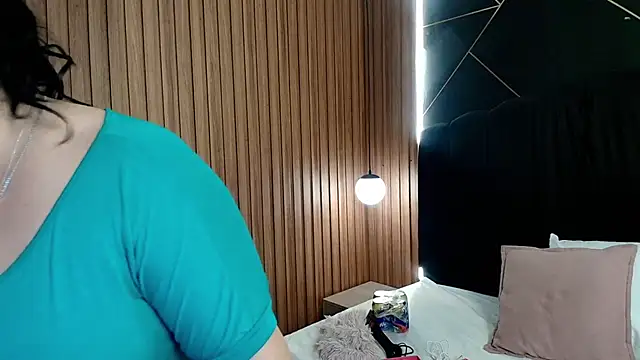 Snapshot of AgataThompson_ chatting on February 19, 2026, 8:49 pm AgataThompson online show from February 19, 2026, 8:49 pm