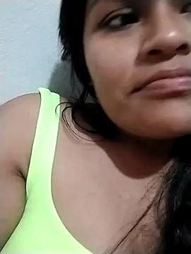 Karin 39 online show from April 12, 2026, 7:52 pm