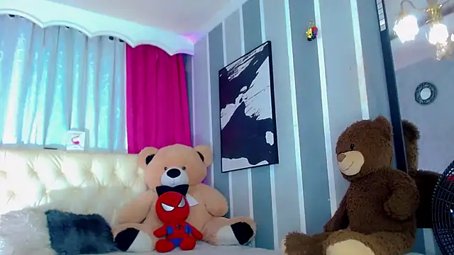 Julia Bulette1 online show from March 30, 2026, 1:34 pm