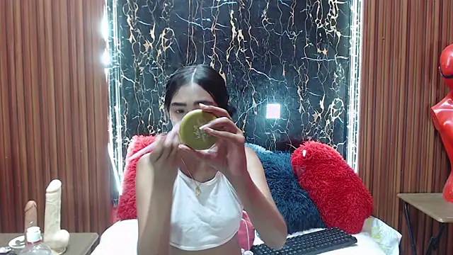 Snapshot of MadelinPaterson chatting on October 8, 2025, 7:22 pm MadelinPaterson online show from October 8, 2025, 7:22 pm