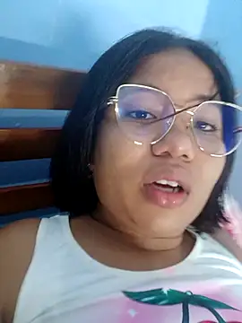 little onixx online show from October 15, 2025, 11:54 am