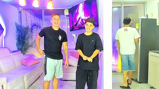 Houseofwarrios online show from April 14, 2026, 5:24 am