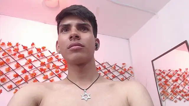 Snapshot of David_925_ chatting on October 16, 2025, 8:04 am David 925  online show from October 16, 2025, 8:04 am