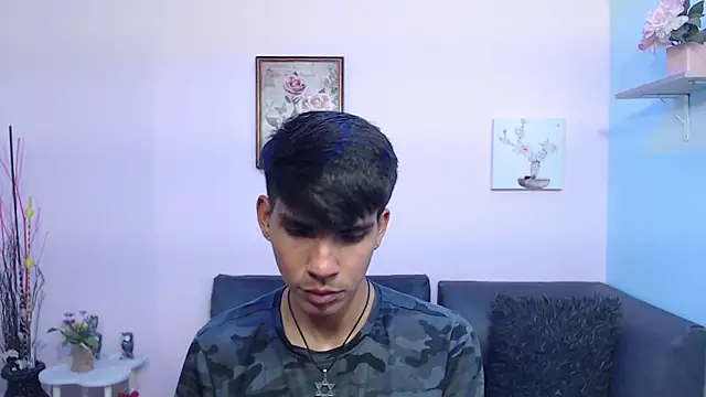 Snapshot of David_925_ chatting on October 24, 2025, 7:32 pm David 925  online show from October 24, 2025, 7:32 pm