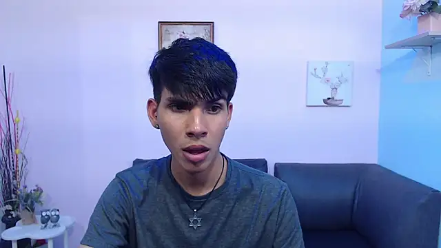 Snapshot of David_925_ chatting on October 26, 2025, 4:18 am David 925  online show from October 26, 2025, 4:18 am