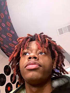 Snapshot of Zayinc chatting on October 28, 2025, 8:00 pm Zayinc online show from October 28, 2025, 8:00 pm