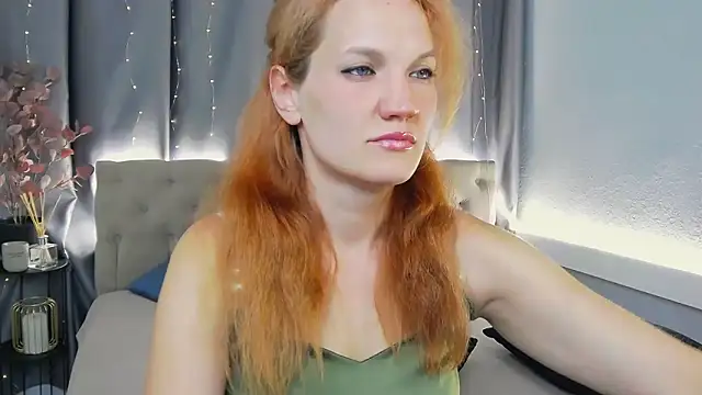 IvetaRayy online show from September 19, 2025, 1:12 pm