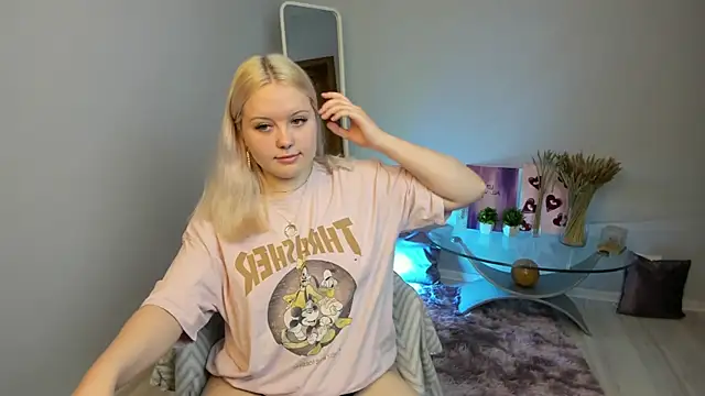 RoseThomas  online show from September 28, 2025, 5:35 am