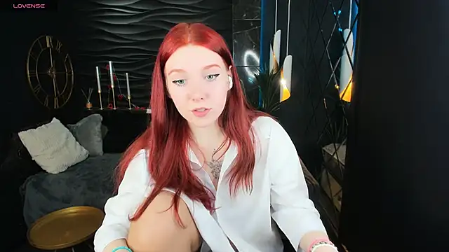 Snapshot of Layla_Glam chatting on April 26, 2026, 1:20 pm Layla Glam online show from April 26, 2026, 1:20 pm