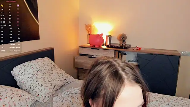 MaliaBourraine online show from January 14, 2026, 7:03 am