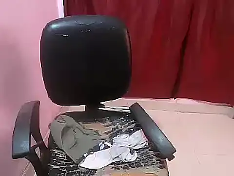 pari rani7 online show from November 7, 2025, 4:01 am