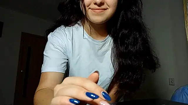 MandaDestiche online show from September 26, 2025, 3:05 pm